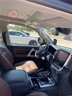 تۆیۆتا لاند کروزەر